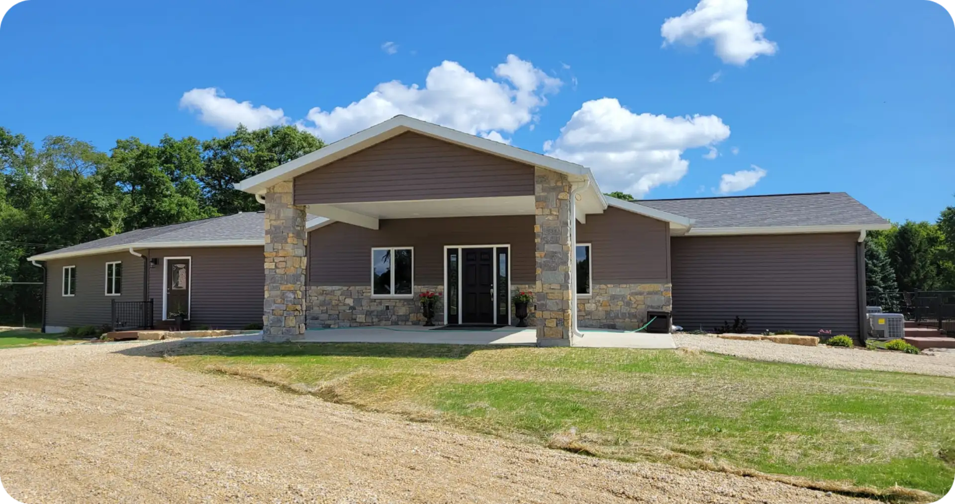 Lodge img